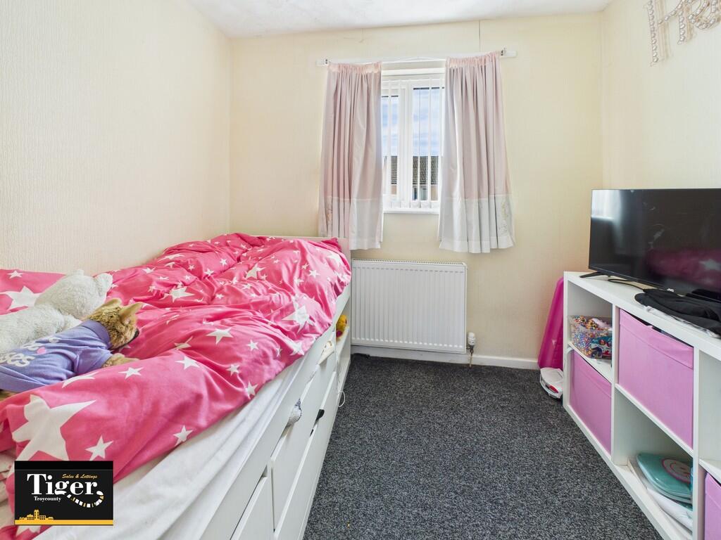 CAM02176G0-PR0633...