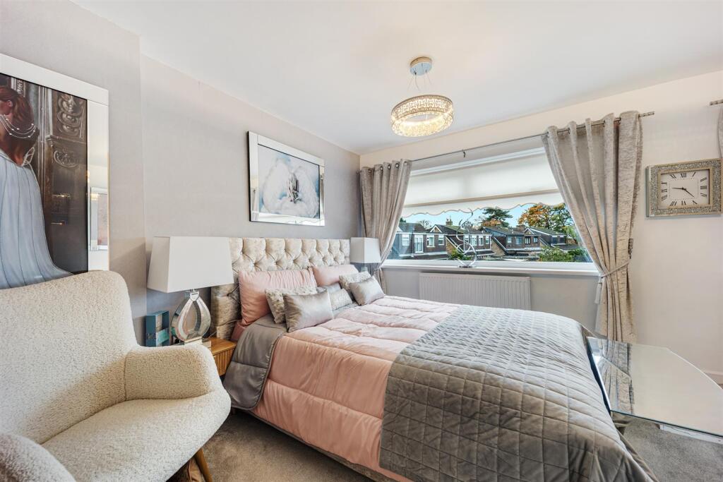 1 Thorndyke Close-7.jpg