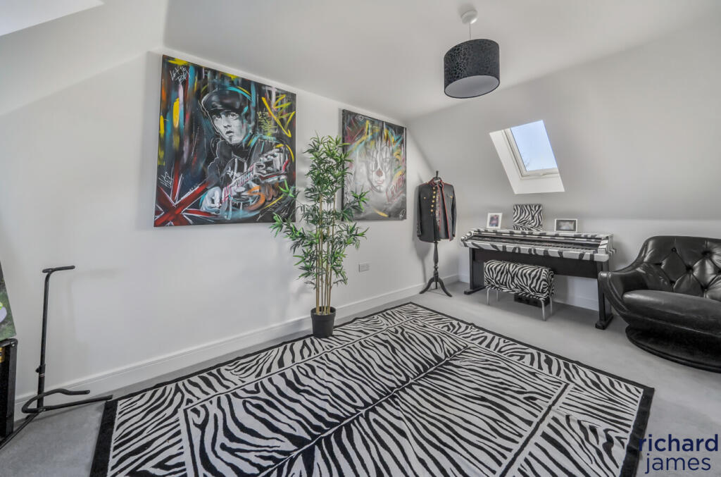 ddc3f8570bd84012aac1c7f77e8dea31