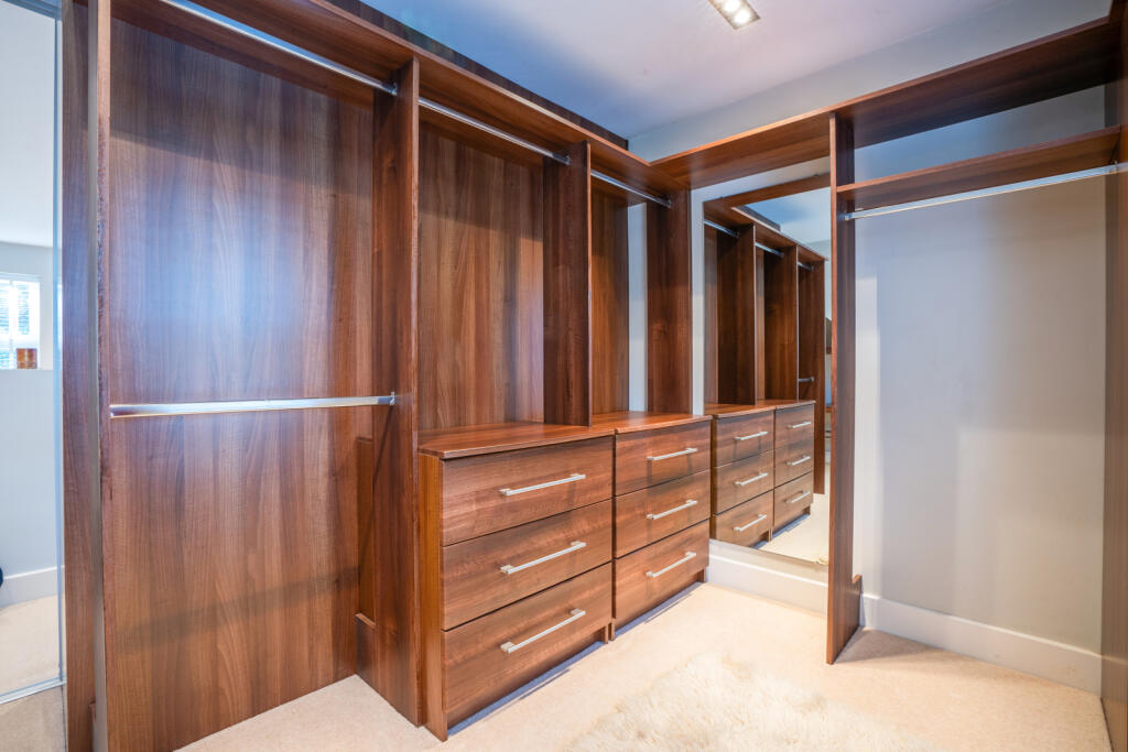 Walk-In Wardrobe