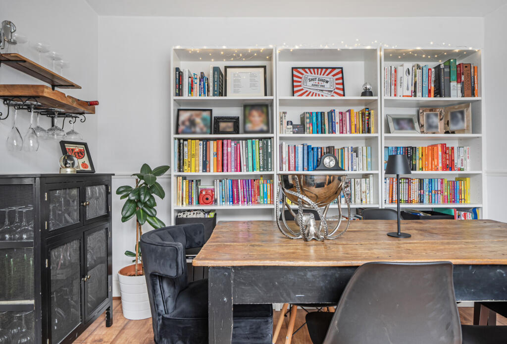 1382279-6-69246ce...