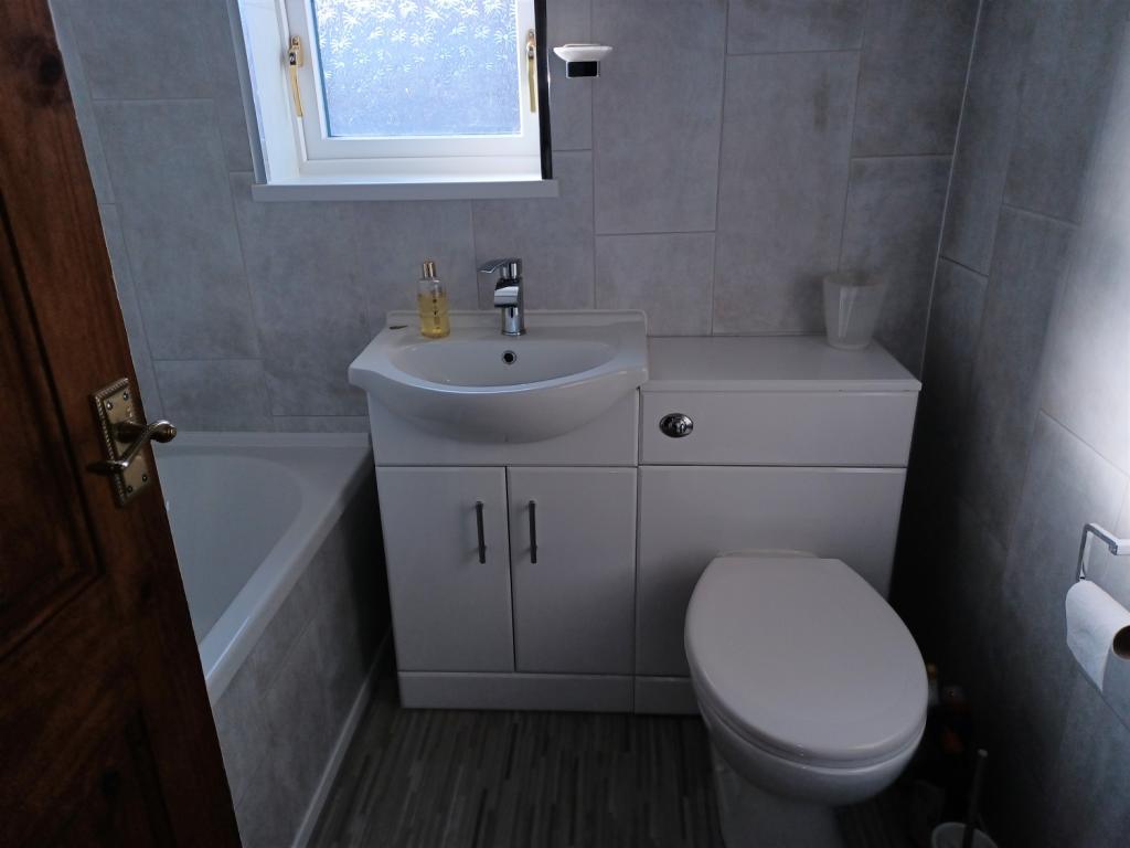 49 Essex Bath