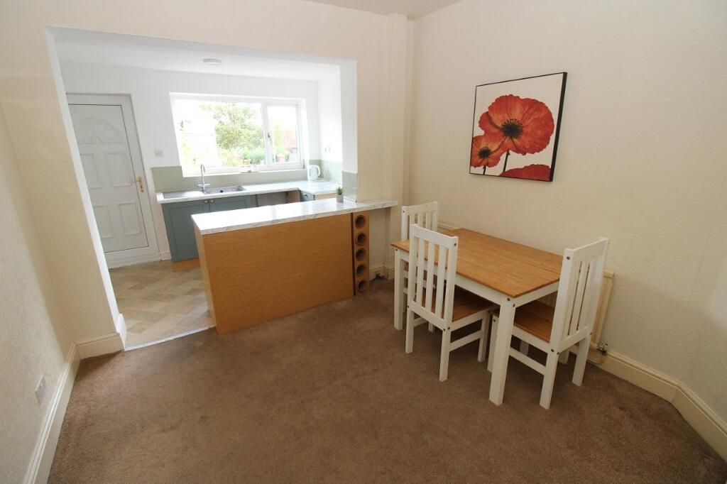 Dining kitchen