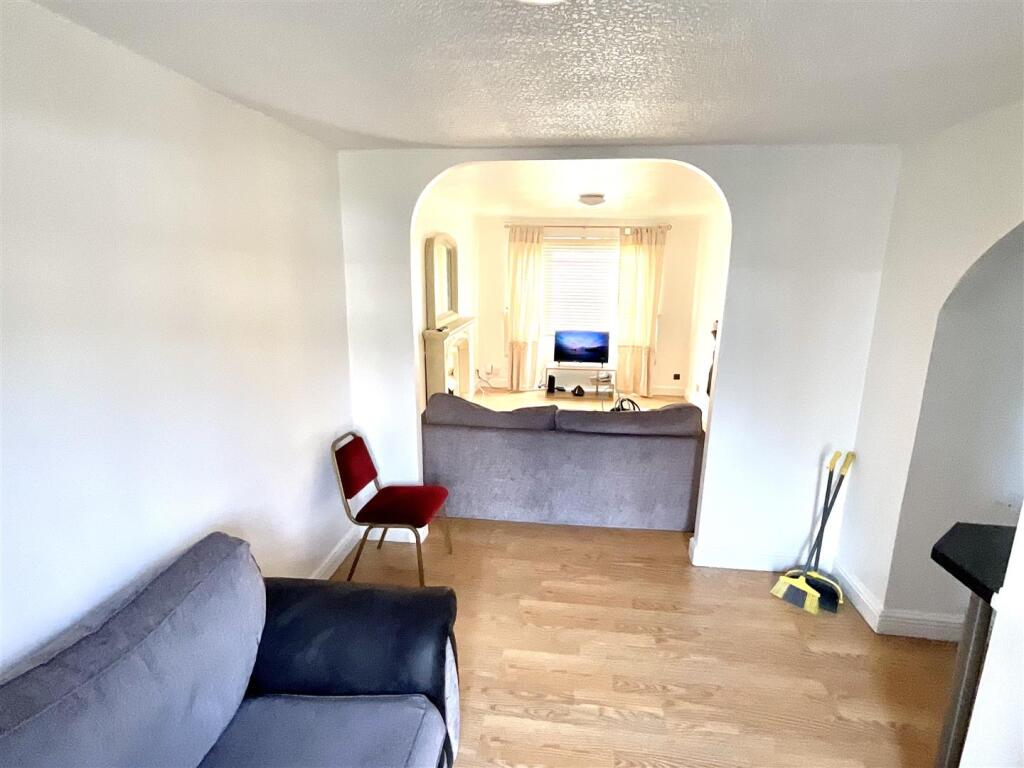 Living room .jpg