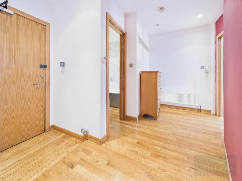 Private Entrance Hall