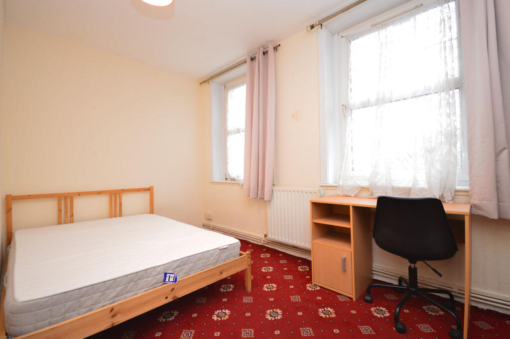 Double Bedroom to Rent in Shared Flat