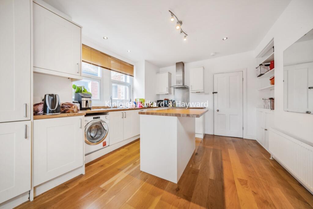 840ef2b8-d2a8-4d67-8