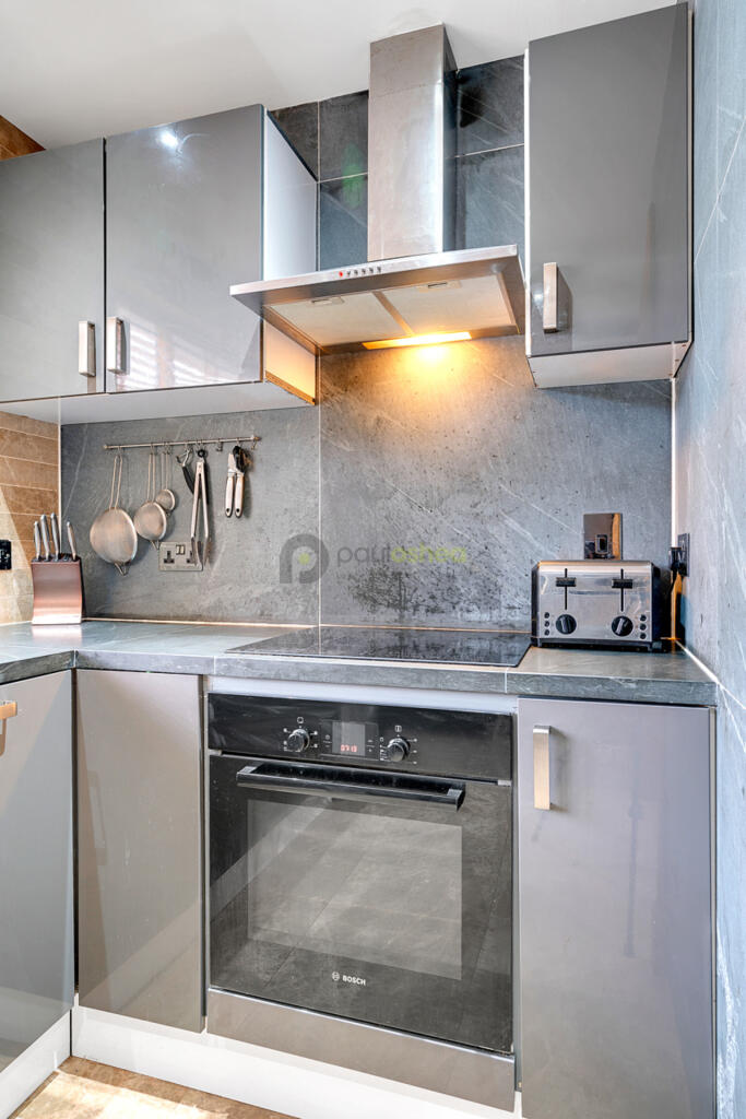 088Paul O'shea 2 bed  RENT CR2 www.steelelondon.co