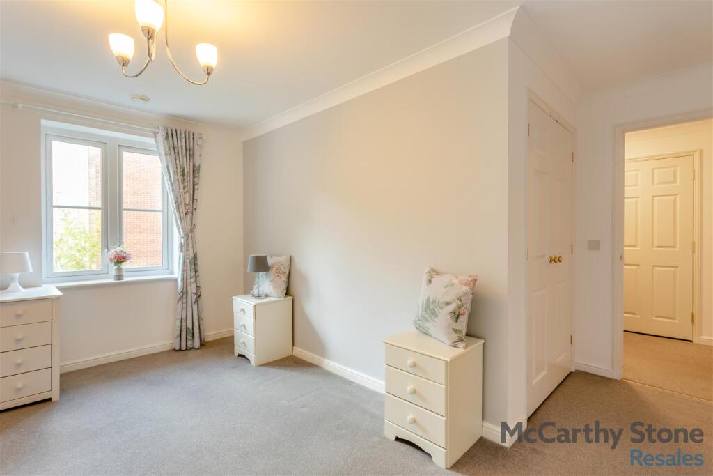 8668517-interior13.jpg