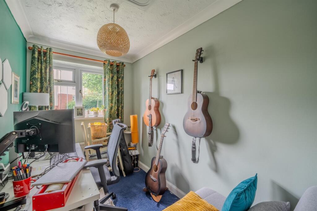 34 Pant Gwyn Close-5.jpg