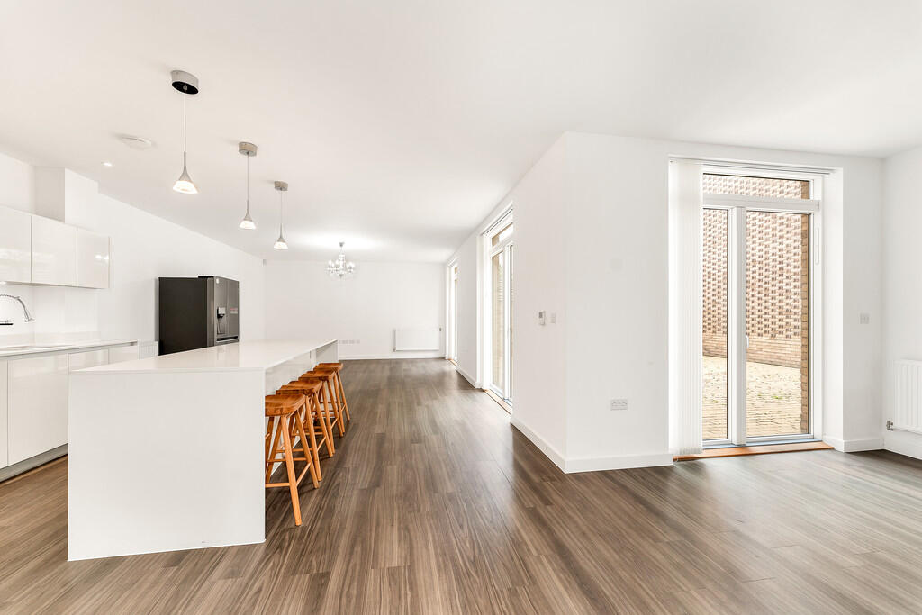 Kitchen / Dining ...