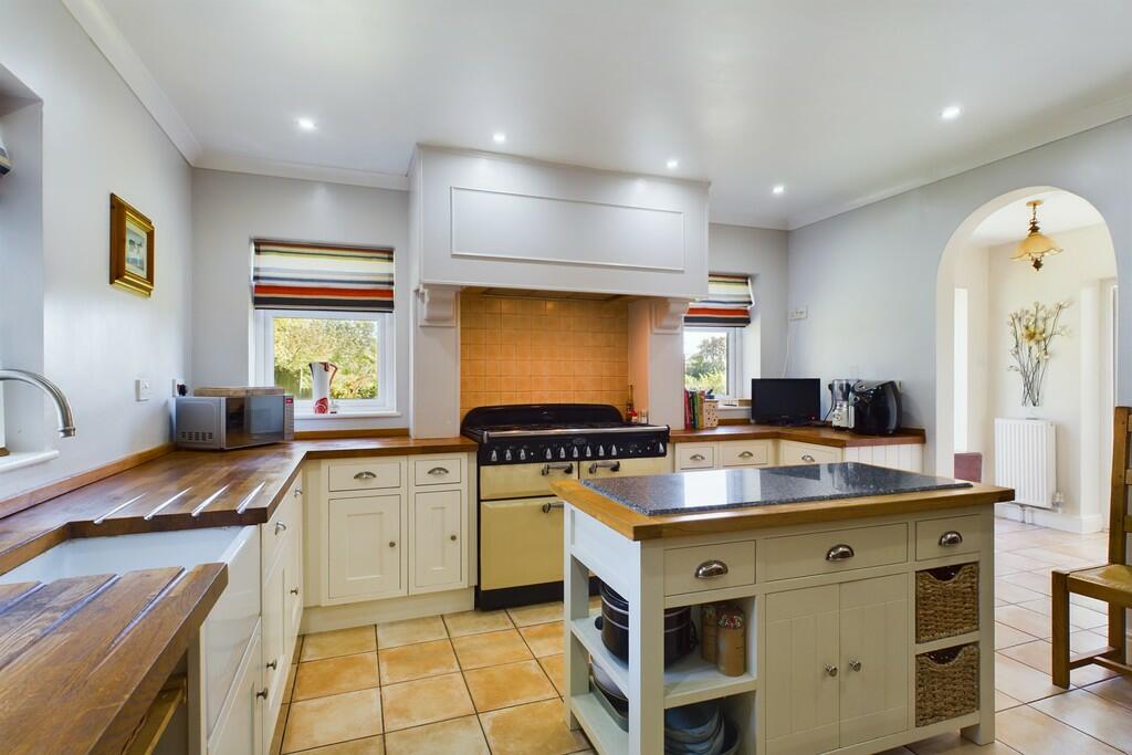 CAM01689G0-PR0418...