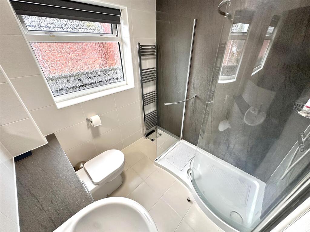 Stylish Shower Room 767