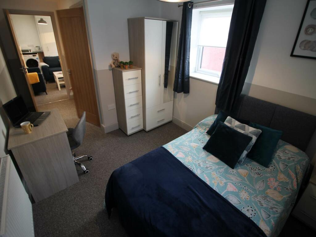 Bedroom 1 - 2