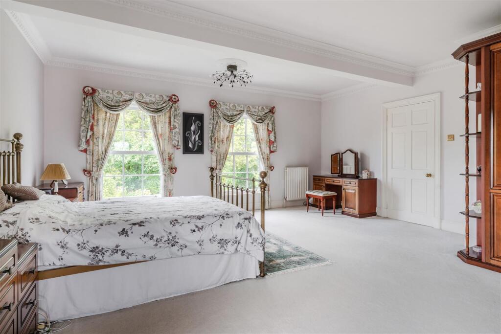 Bedroom5-5.jpg