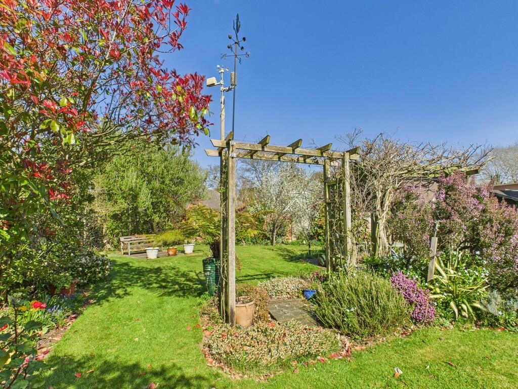 CAM03830G0-PR0137...