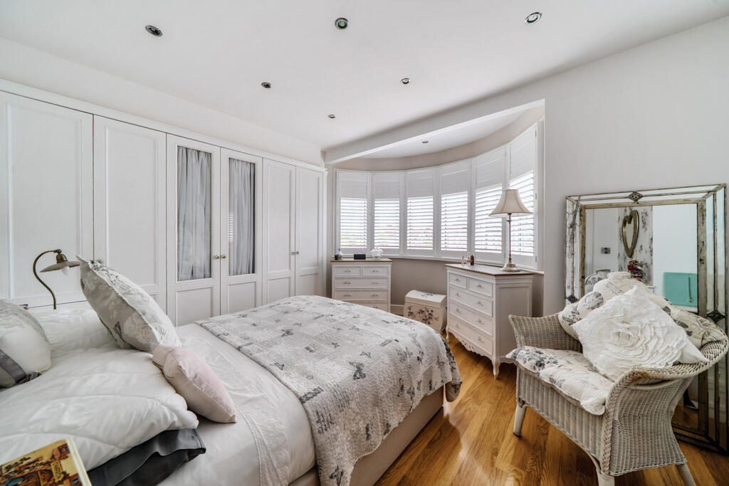 1341835-11-68a5cb...