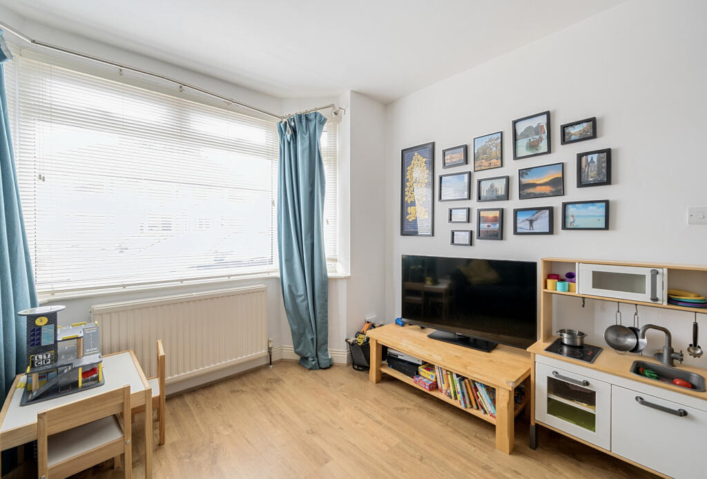 1313449-6-685a6e1...