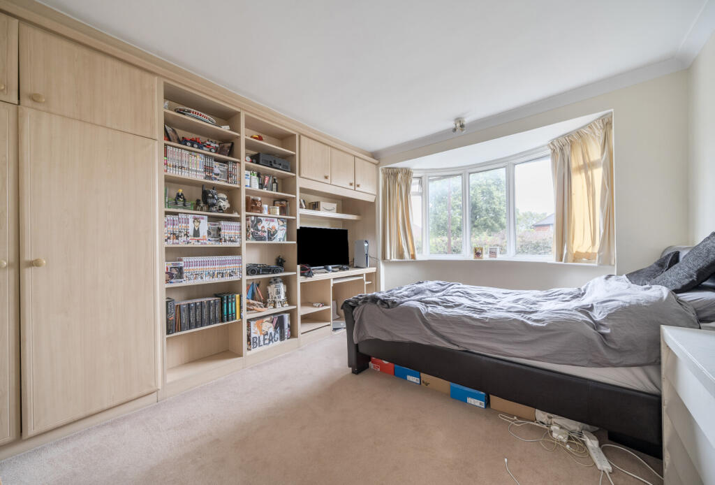 1346590-7-68b811c...