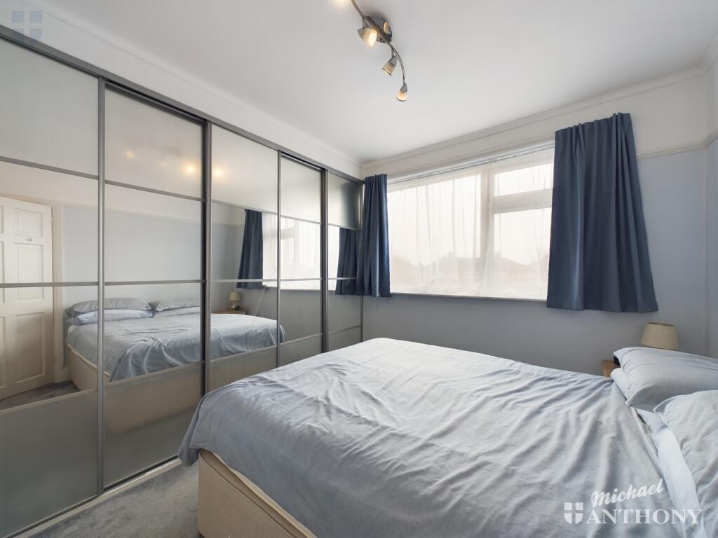 CAM03218G0-PR0513-STILL016