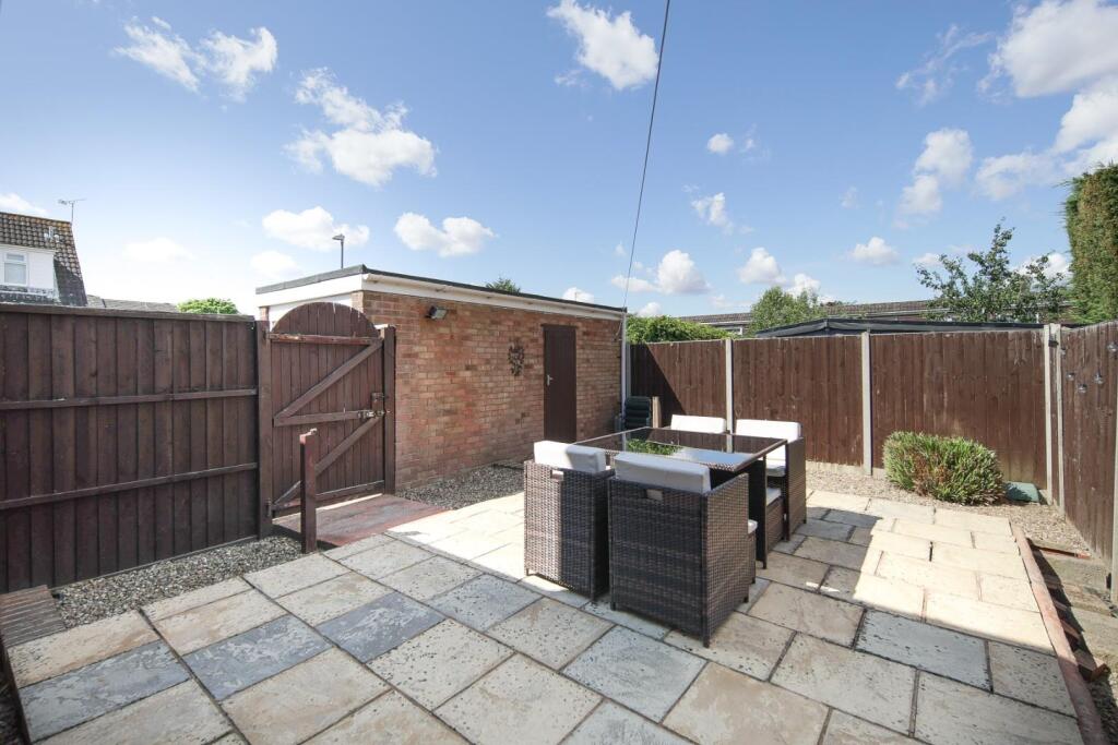 10 Severn Close-16.jpg