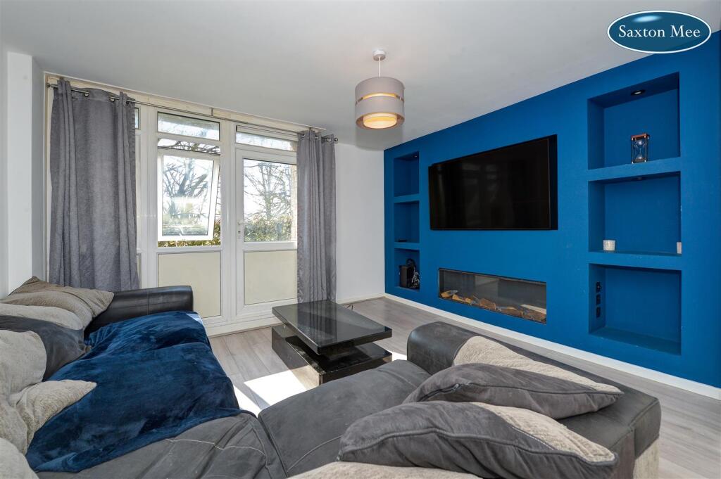 lounge 5591,2,3.jpg