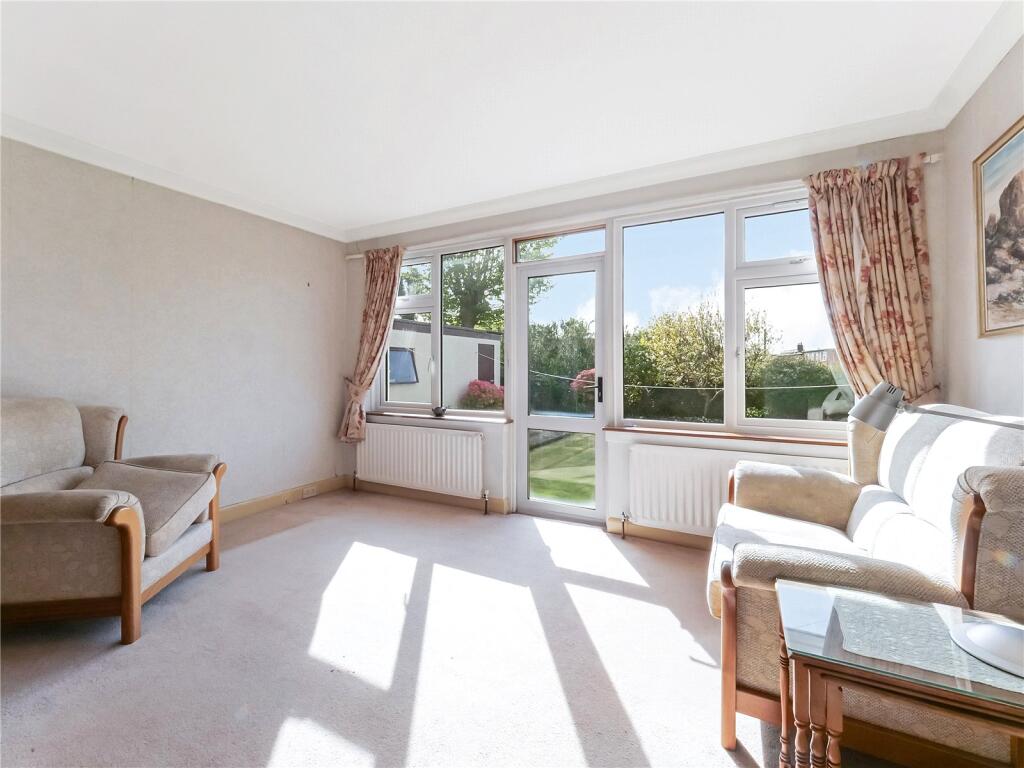 Sitting/Dining Room