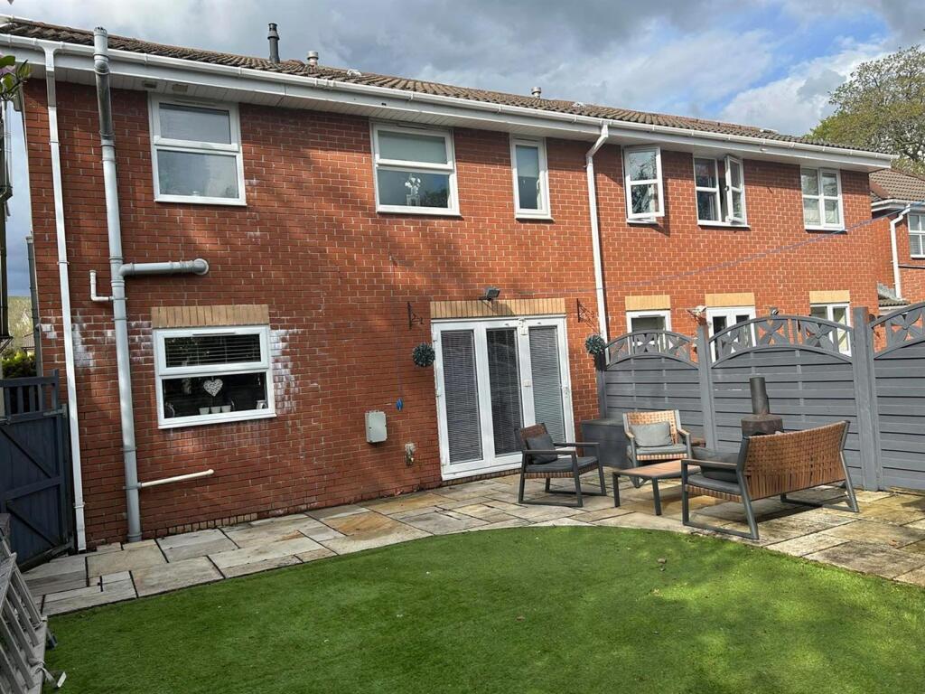 Rear Garden a.jpg
