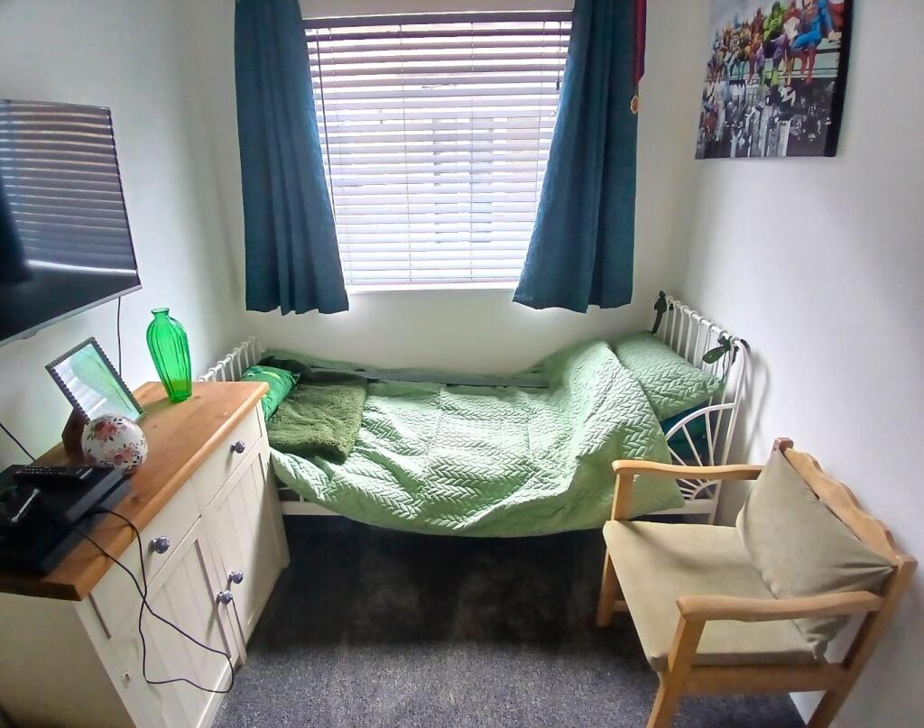 Bed 3.jpg