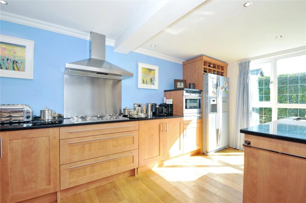 Kitchen/Breakfast Rm