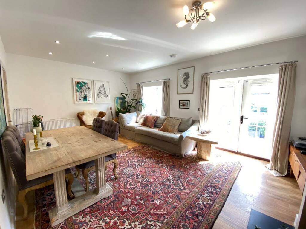 Lounge Dining Room