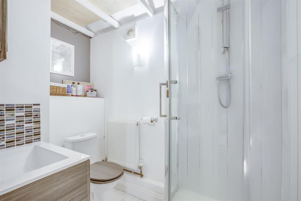 15 Nicholas Gardens, HP13 6JQ-13.jpg