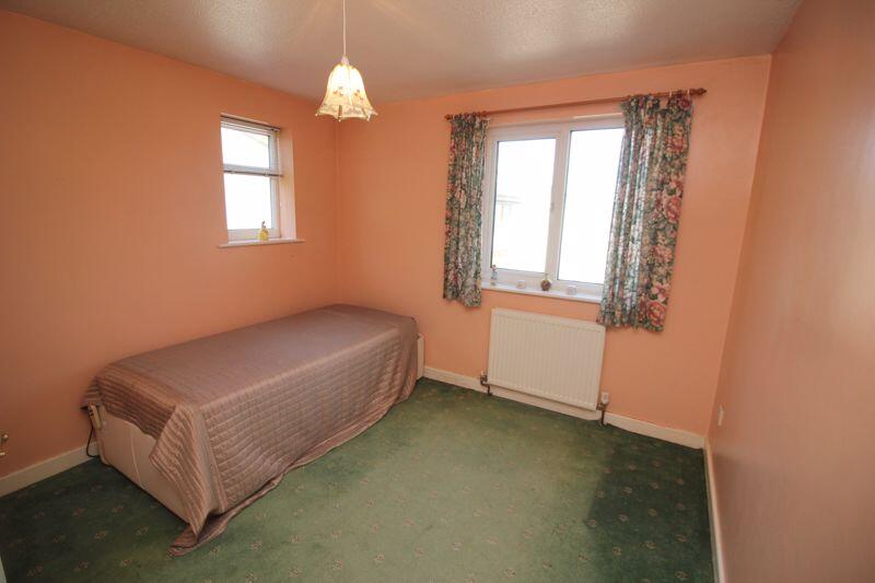 Front bedroom 2