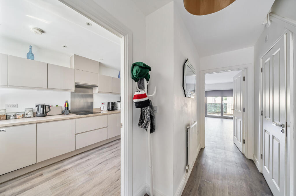 1320274-7-686d45f...