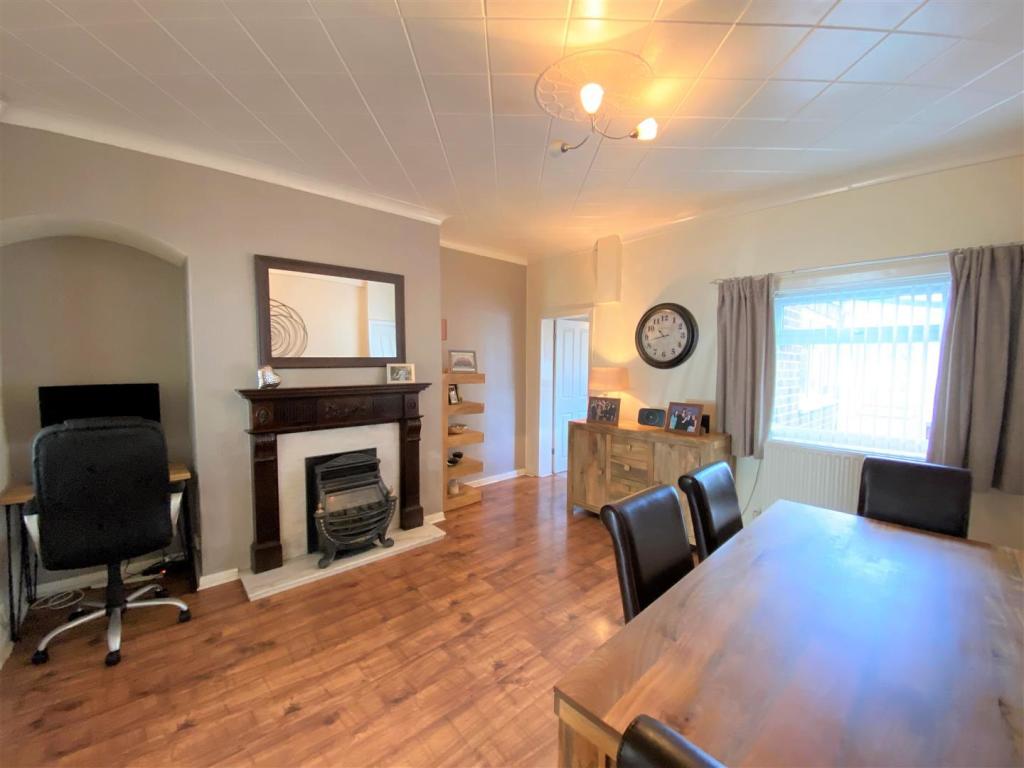 Dining Room1.jpg
