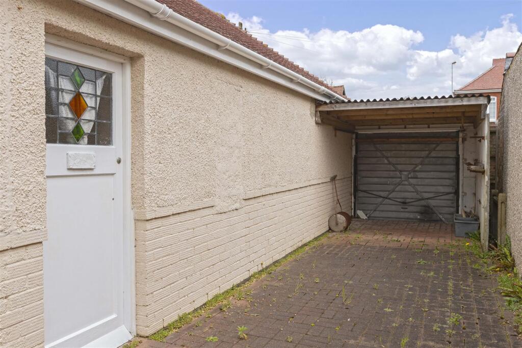For Sale - Aspire Residential - Stone Lane - Garag
