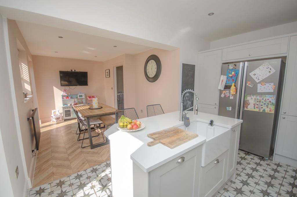 Kitchen pic 3.jpg