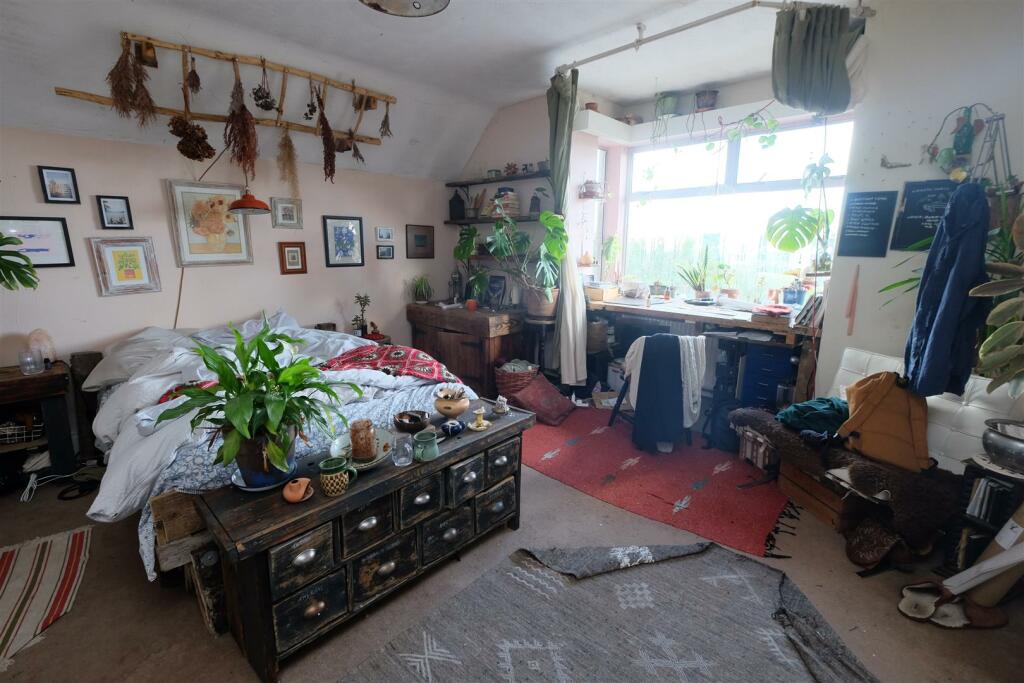 138 Bedminster Down, Bishopsworth, Bristol BS13 7A