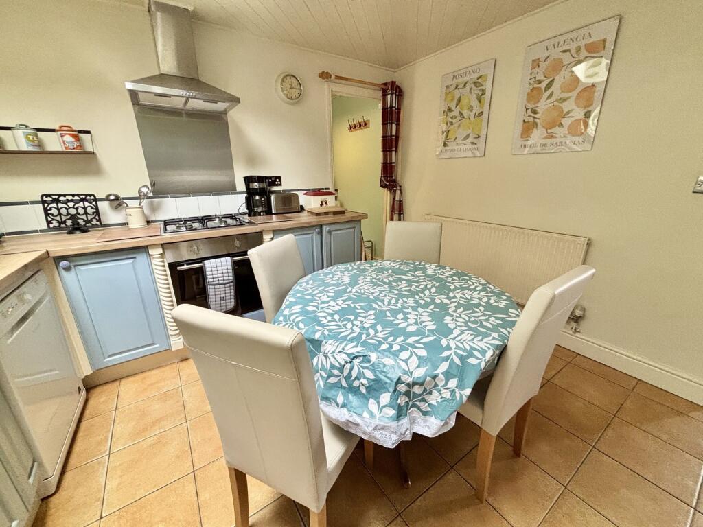 Kitchen / Breakfast Room