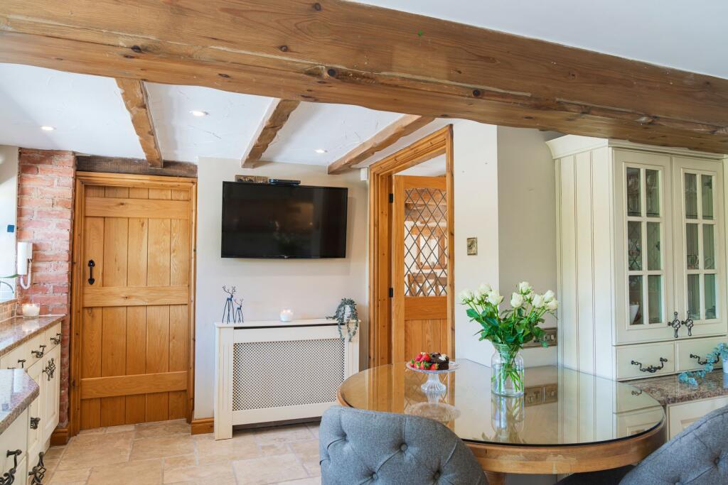 Traditional Country Kitchen