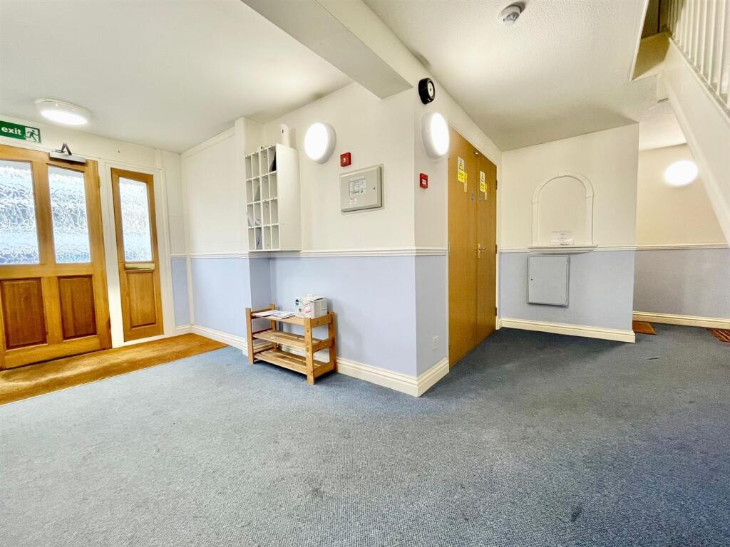 COMMUNAL ENTRANCE.jpg