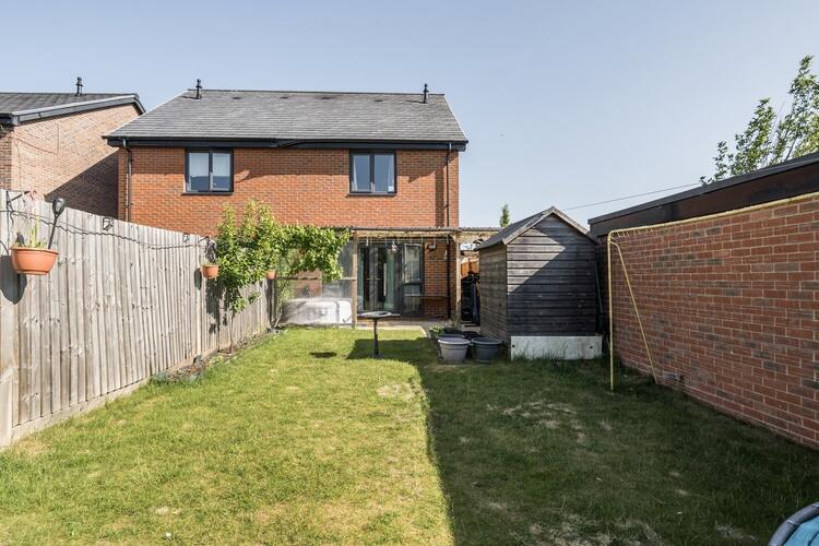 1293970 50 68248a358744c ARW