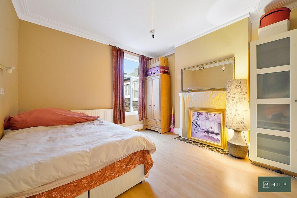 Flat B, 20 Lushin...