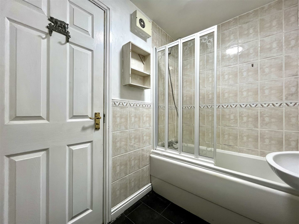 Bathroom Aspect 2