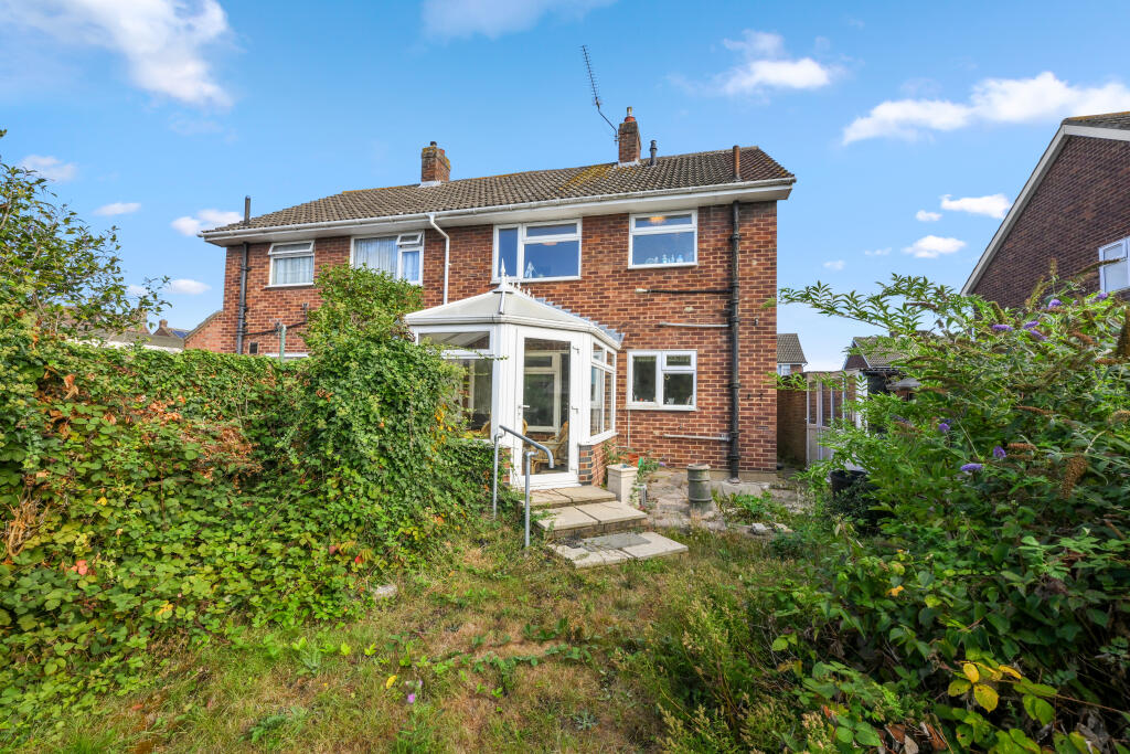 4 Field Way, Hoddesdon, Hertfordshire, EN11 0QN