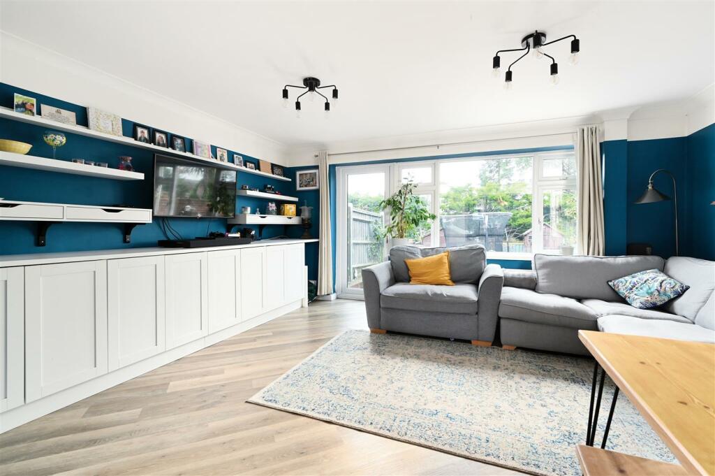 prince-charles-close-bn42 (4).jpg