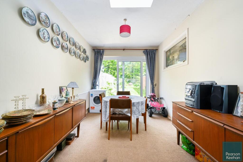 25 Neville Ave, BN3 (2).jpg