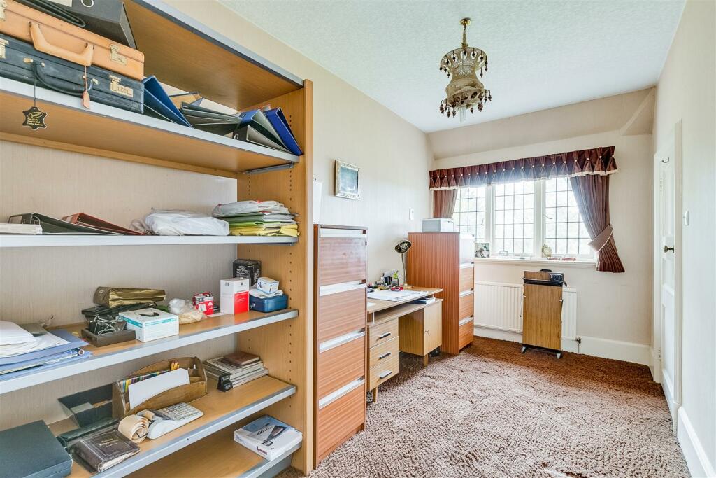 Bedroom 3/Home office