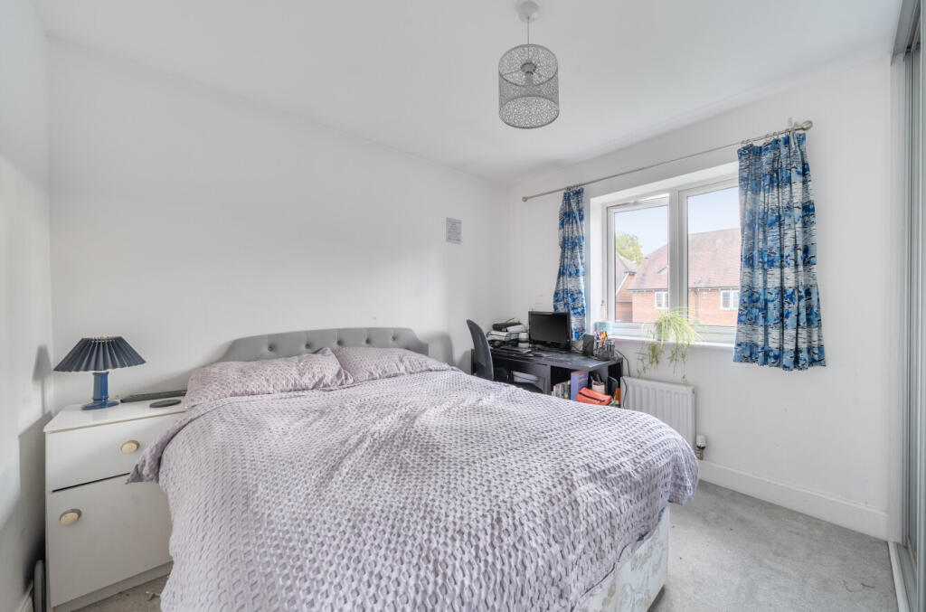 1370546-26-6900f3...