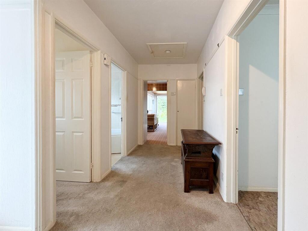 Hallway.jpg